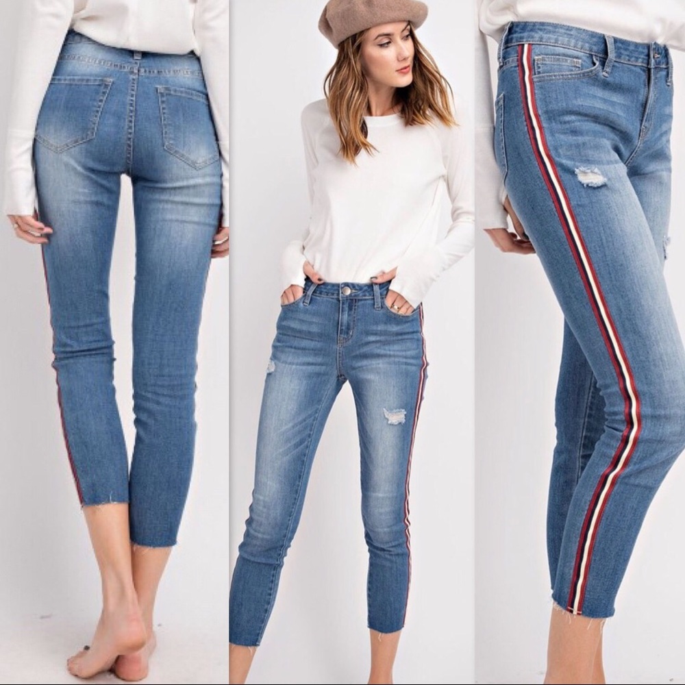 FRAYED CROPPED DENIM SKINNIES